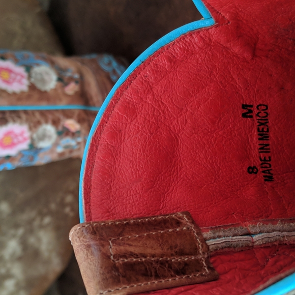 MACIE BEAN Rose Garden distressed leather floral embroidered cowgirl boots sz 8 - Picture 16 of 16